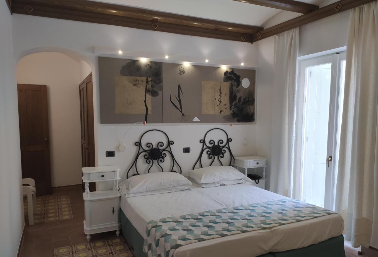 Taverna Del Capitano Marina del Cantone Екстериор снимка