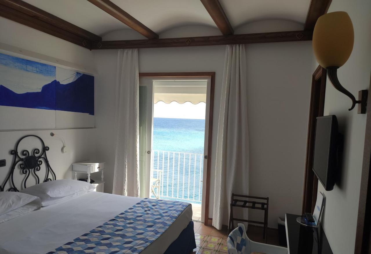 Taverna Del Capitano Marina del Cantone Екстериор снимка