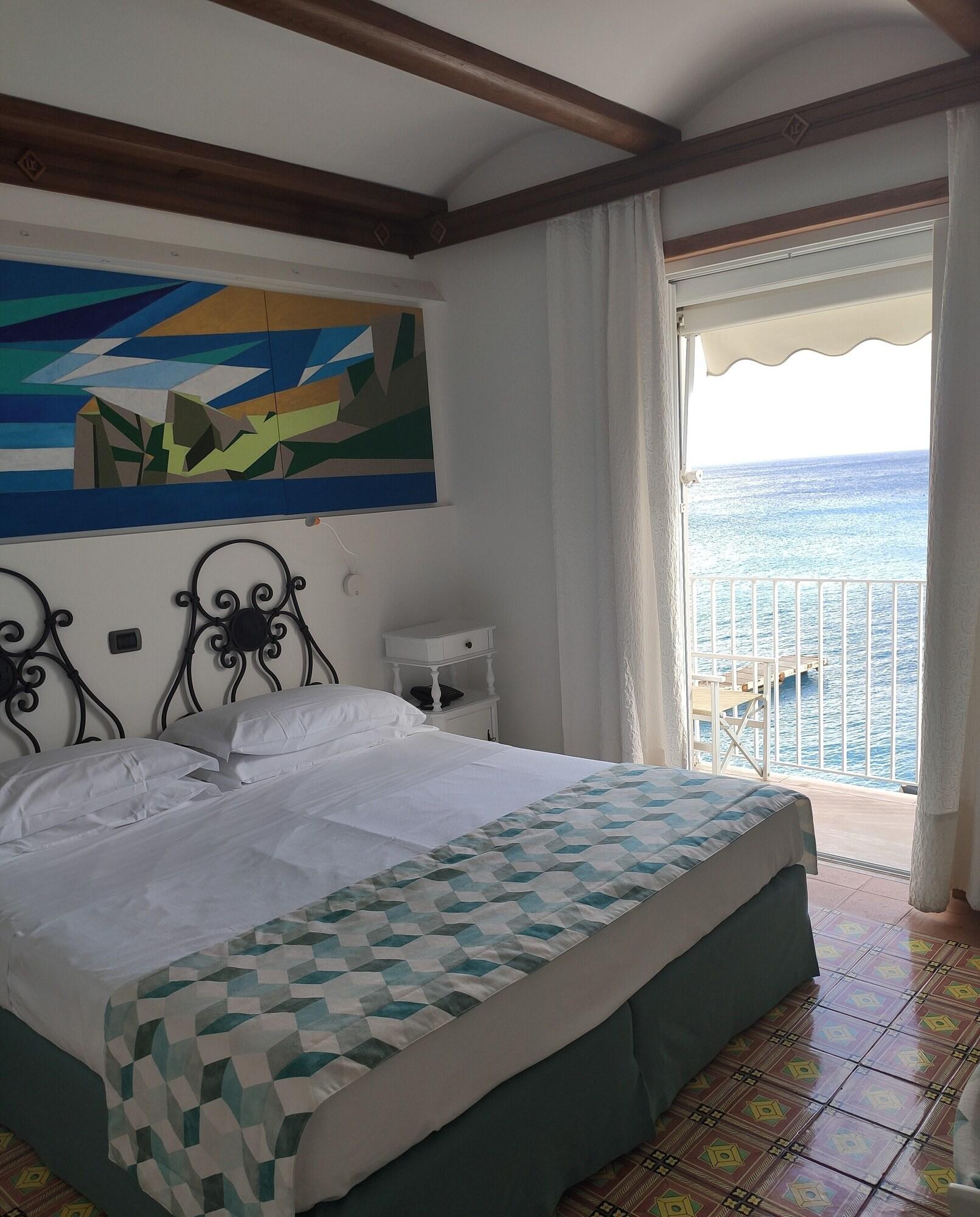 Taverna Del Capitano Marina del Cantone Екстериор снимка