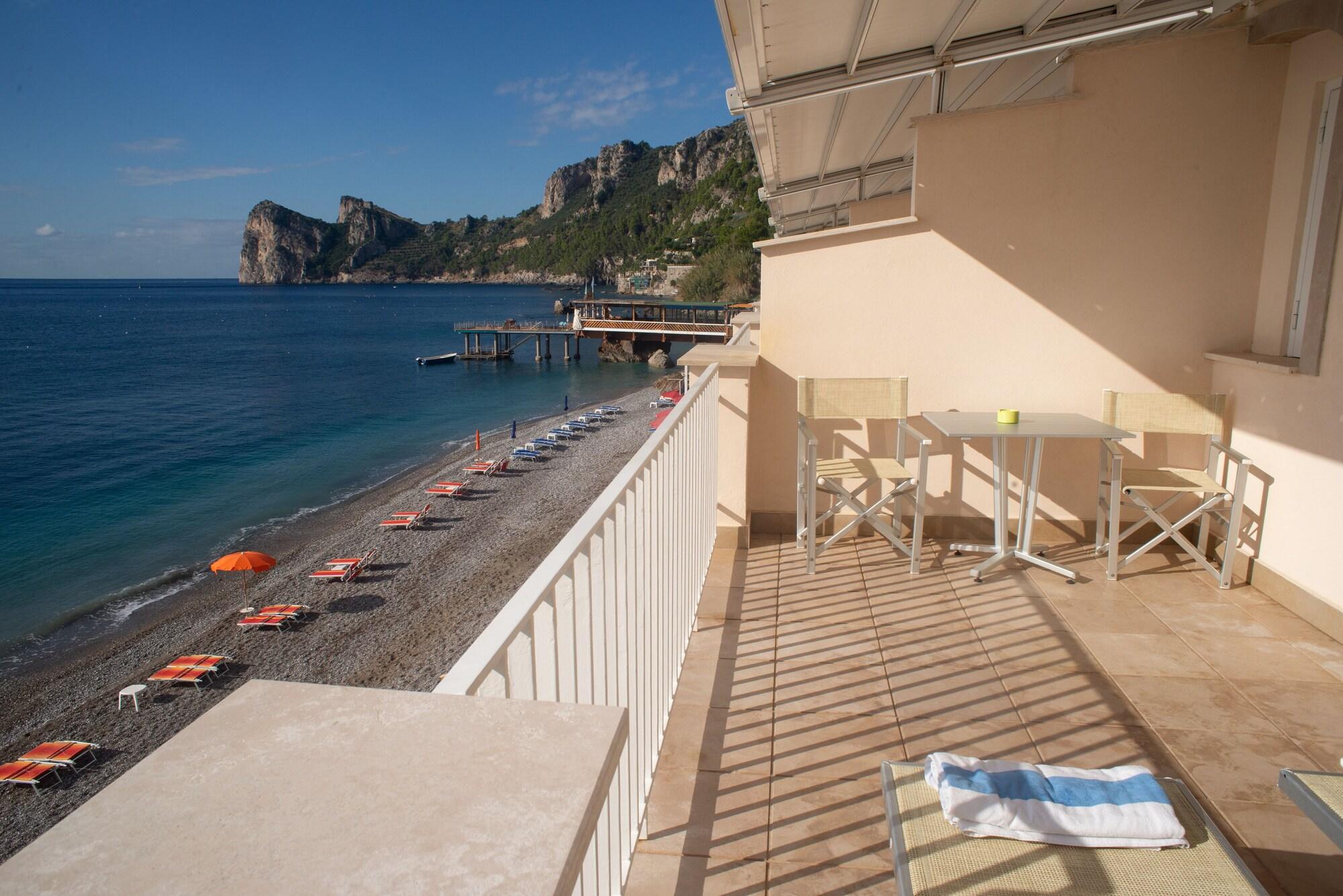 Taverna Del Capitano Marina del Cantone Екстериор снимка