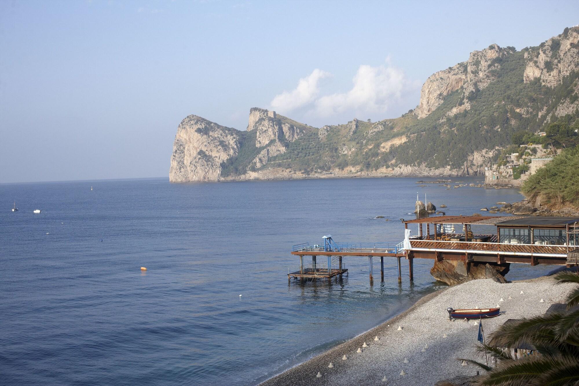 Taverna Del Capitano Marina del Cantone Екстериор снимка