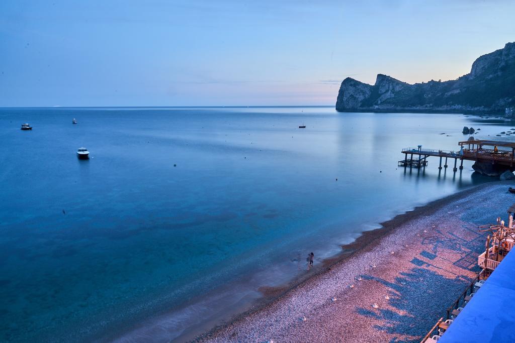 Taverna Del Capitano Marina del Cantone Екстериор снимка