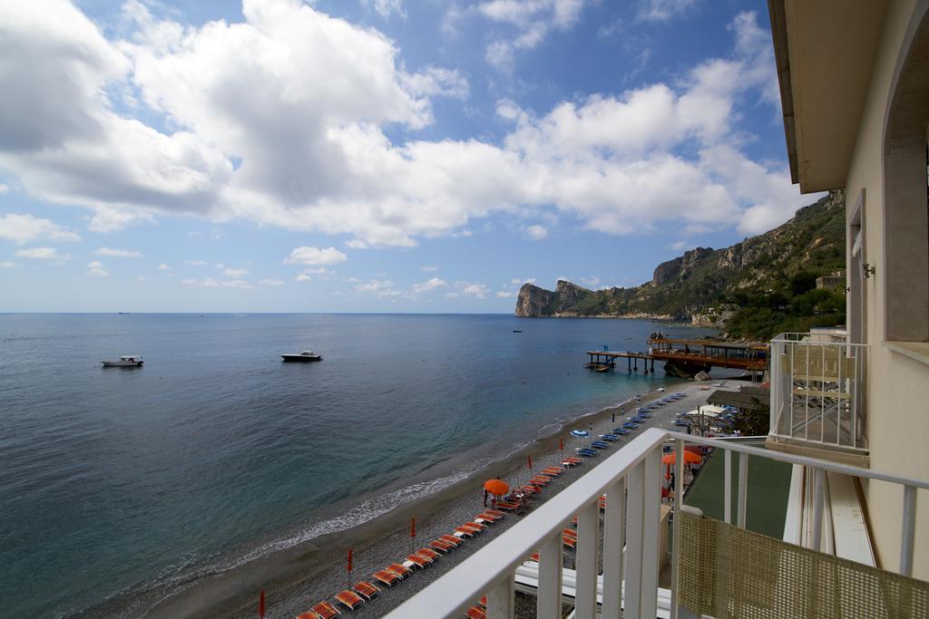 Taverna Del Capitano Marina del Cantone Екстериор снимка